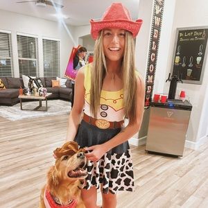 Jessie costume. RED HAT NOT INCLUDED. Size SMALL